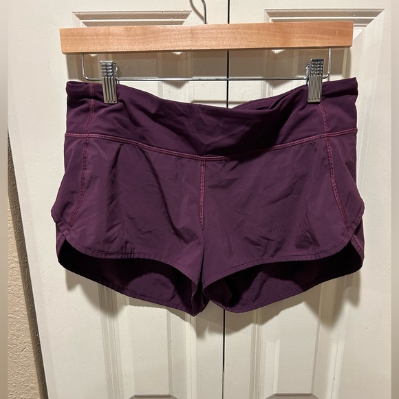Lululemon Speed Up Short 2.5” in Cassis , size 6 - Picture 6 of 11